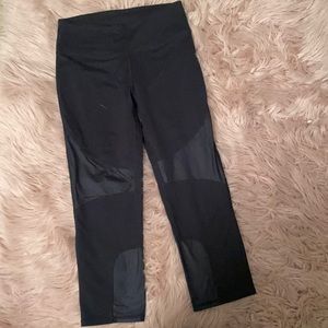 FABLETICS Cropped Leggings